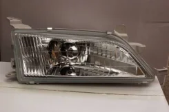 ���� Toyota Carina 1996-1998 AT210, ������ 811302B720 ����