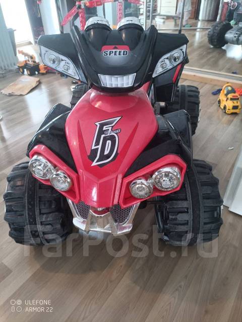 Детский квадроцикл, б/у, в наличии. Цена: 5 000₽ во Владивостоке