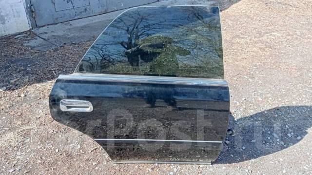 Продам заднюю праву дверь на Toyota Crown купить в Артеме по цене: 3 ...