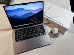 Apple MacBook Air 13 2022. 13.6", ��� 8 ��, ���� 512���, WiFi: 1, Bluetooth: 1 ����