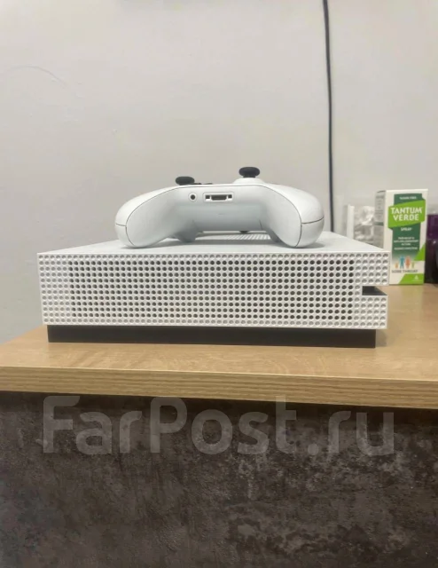 Microsoft Xbox One S ����