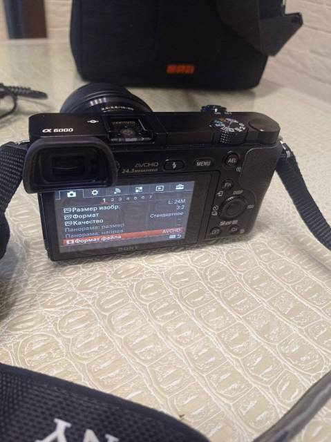 Sony Alpha ILCE-6000. 20 � ����� ��, ���: 14� � ����� ����