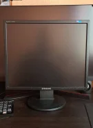 Samsung. 19", ���������� �� (LCD, LED, QLED) ����