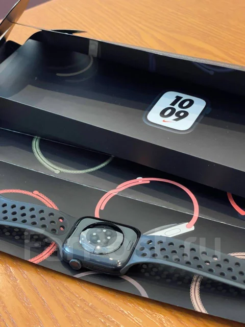 Apple Watch Series 7 Nike ����
