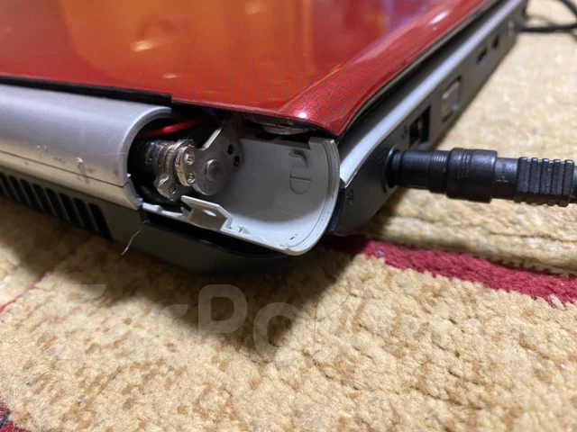 Packard Bell. 17", 2,1����, ��� 4 ��, ���� 450���, WiFi: 1, ����������� �� 1��. ����