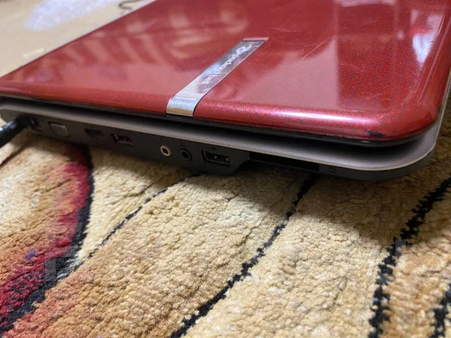 Packard Bell. 17", 2,1����, ��� 4 ��, ���� 450���, WiFi: 1, ����������� �� 1��. ����