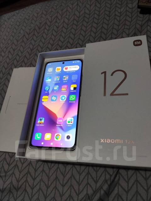 Продам телефон, Xiaomi 12, 256 гб, 6.28", моноблок, фиолетовый, 3G, 4G ...