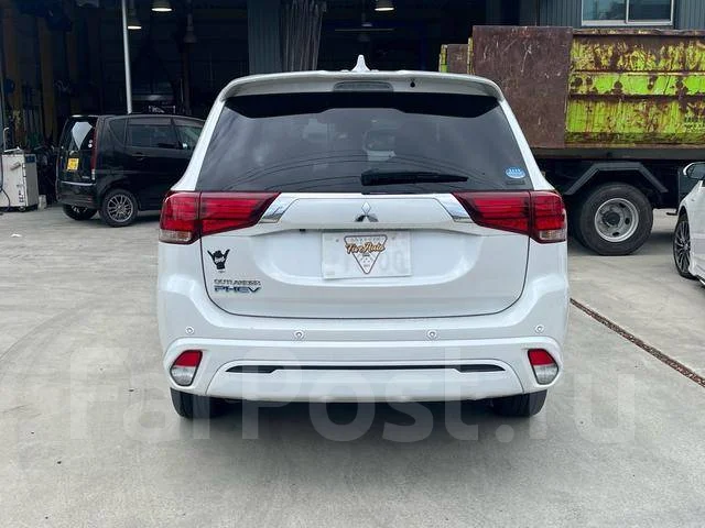 Mitsubishi Outlander. ��������, 4wd, 2.4 (128��.�.), ������, 28 000����. ��, �/�. ��� ����� �� ������������ ����