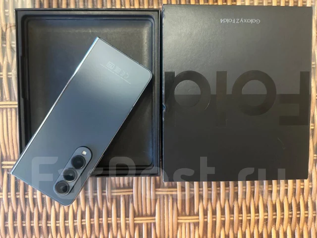 Samsung Galaxy Z Fold4. �/�, 256 ��, �����, 4G LTE, Dual-SIM, NFC ����