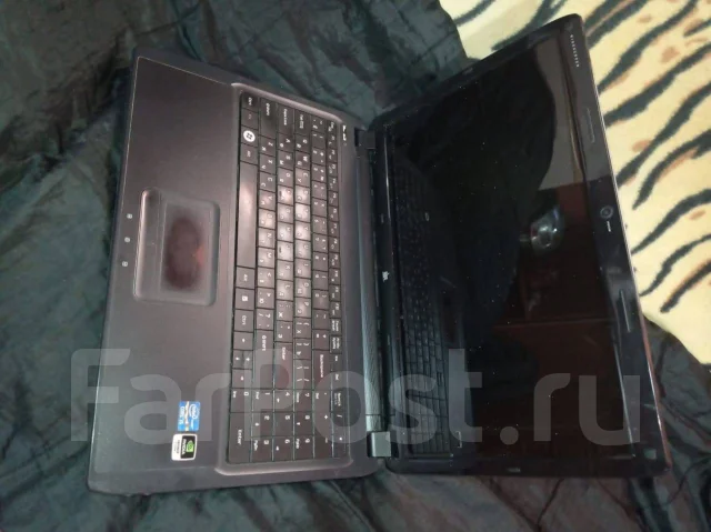DNS. 15.6", 2,3����, ��� 4 ��, ���� 500���, WiFi: 1, Bluetooth: 1, ����������� �� 2��. ����