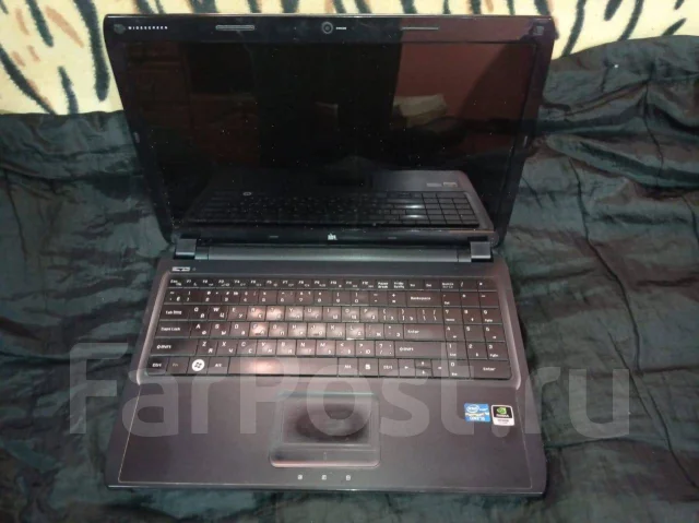 DNS. 15.6", 2,3����, ��� 4 ��, ���� 500���, WiFi: 1, Bluetooth: 1, ����������� �� 2��. ����