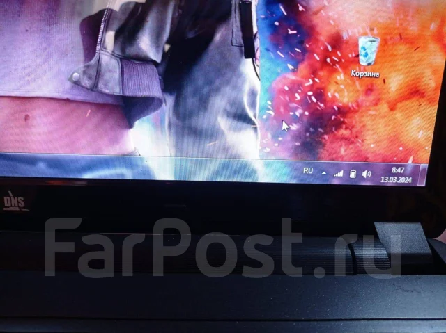 DNS. 15.6", 2,3����, ��� 4 ��, ���� 500���, WiFi: 1, Bluetooth: 1, ����������� �� 2��. ����