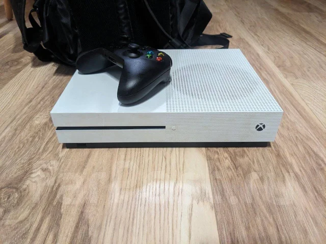 Microsoft Xbox One S ����
