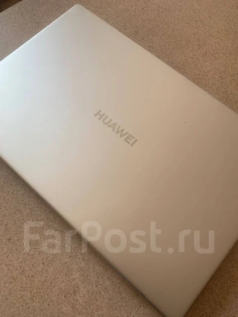 Huawei MateBook D 15 BOM-WFQ9. 15.6", ��� 256 �� � ������, ���� 8���, WiFi: 1, Bluetooth: 1 ����