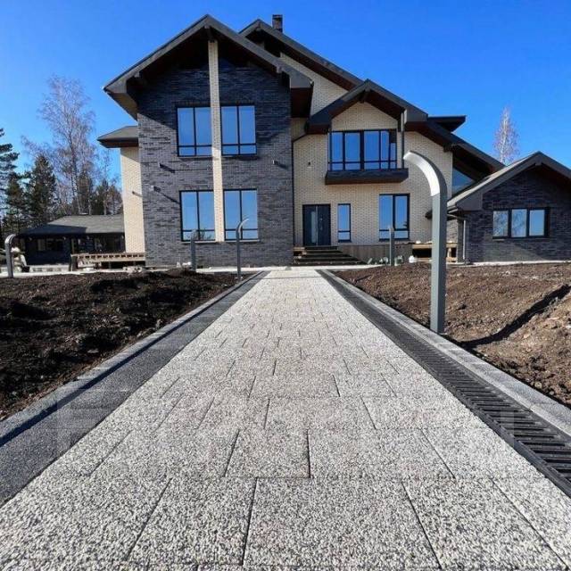 Укладка брусчатки, тротуарной плитки, выставление бордюра во Владивостоке