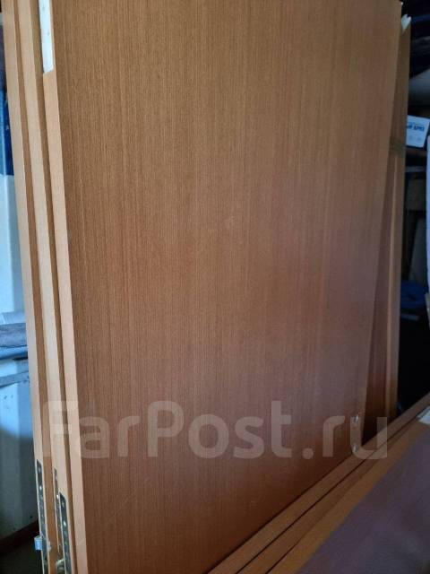 Двери межкомнатные, б/у, в наличии. Цена: 2 500₽ во Владивостоке