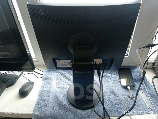 Samsung. 19", ���������� �� (LCD, LED, QLED) ����