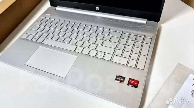 HP. 15.6", 4,1����, ��� 8 ��, ���� 256���, WiFi: 1, Bluetooth: 1, ����������� �� 12��. ����
