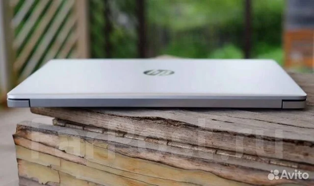 HP. 15.6", 4,1����, ��� 8 ��, ���� 256���, WiFi: 1, Bluetooth: 1, ����������� �� 12��. ����