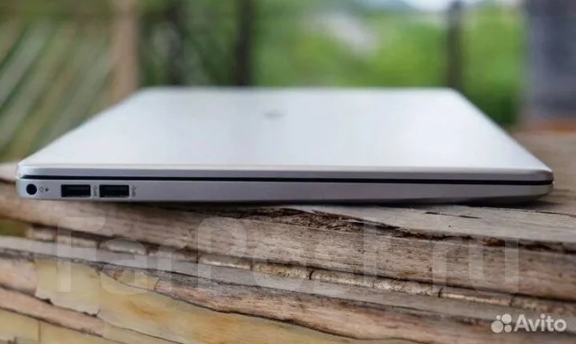 HP. 15.6", 4,1����, ��� 8 ��, ���� 256���, WiFi: 1, Bluetooth: 1, ����������� �� 12��. ����