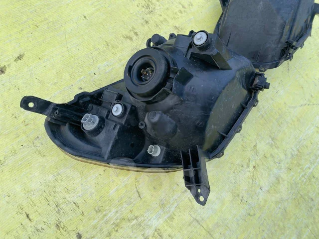 ���� ���� ���������� Toyota RAV4 2005��� 81110-42230 81150-42230 ����