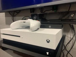 Microsoft Xbox One S ����