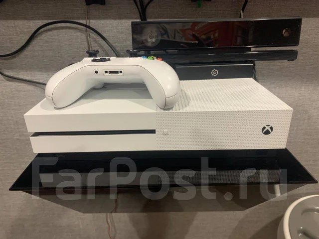 Microsoft Xbox One S ����