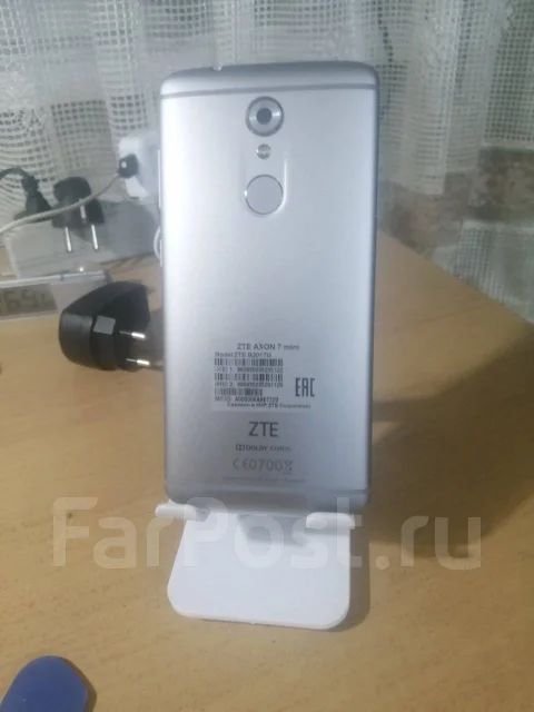 ZTE Axon 7 Mini. �/�, 32 ��, �����������, 4G LTE, Dual-SIM, NFC ����