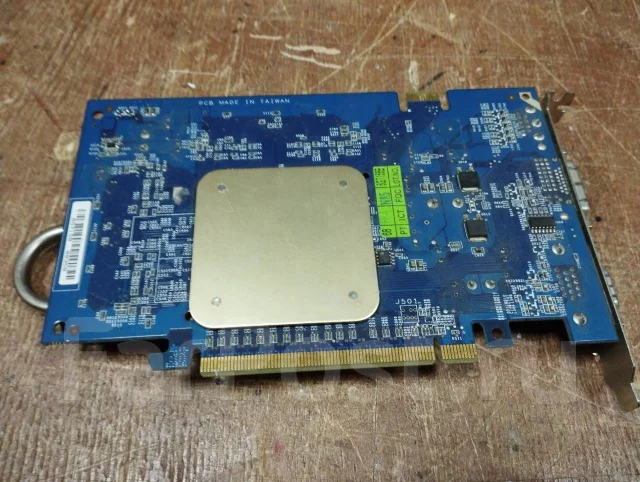 Quadro GV100 ����
