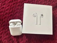 Apple AirPods ����