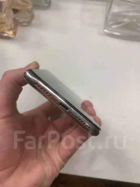 Apple iPhone X. �/�, 64 ��, �����, 4G LTE, NFC ����