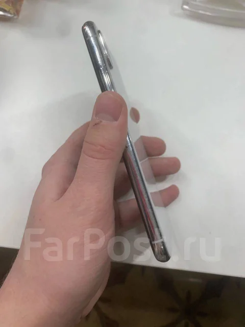 Apple iPhone X. �/�, 64 ��, �����, 4G LTE, NFC ����