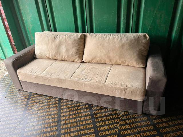 Маленький диванчик б/у. Диван в хорошем состоянии. Бу деваны. Старые диваны и кресла. Бэушные диваны.
