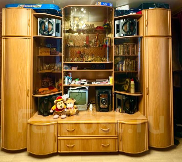 Гостиная горка с двумя шкафами б/у, коричневый, в наличии. Цена: 9 999 ...