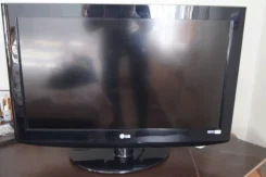 LG 32LH2000. LCD (��) ����