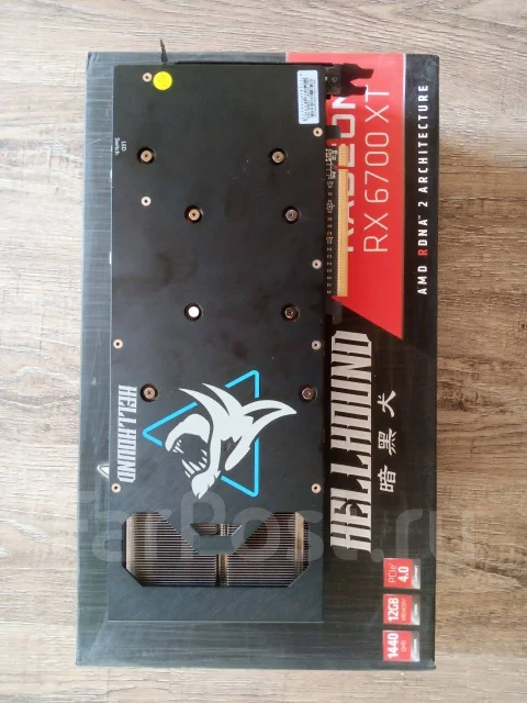 Radeon RX 6700 XT ����