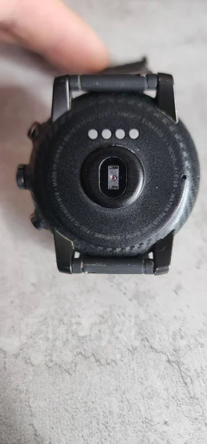 Amazfit Stratos. GPS, IP67 ����