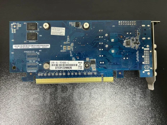GeForce GT 210 ����