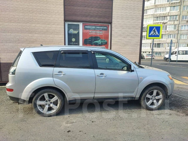 Mitsubishi Outlander. ��������, 4wd, 2.4 (170��.�.), ������, 240 000����. �� ����