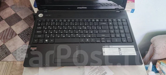 eMachines E644. 15.6", 1,3����, ��� 2048 ��, ���� 320���, WiFi: 1, Bluetooth: 1, ����������� �� 1��. ����