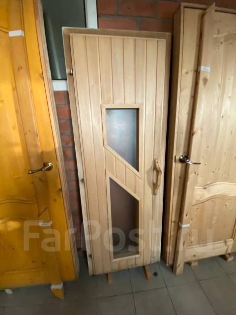Дверь деревянная из массива в парную со стеклом, б/у, в наличии. Цена ...