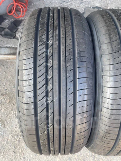 Yokohama Advan dB V552, 215/55 R17, 17