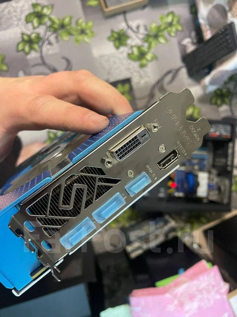 Radeon RX 580 ����