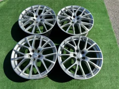 Abe Shokai La Strada Levis. 7.0x17", 5x100, ET40 ����