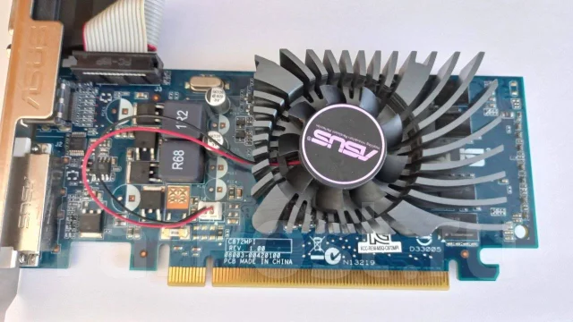 GeForce 210 ����