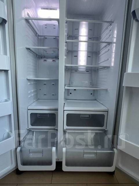 Холодильник Side-by-Side, б/у, в наличии. Цена: 50 000₽ во Владивостоке