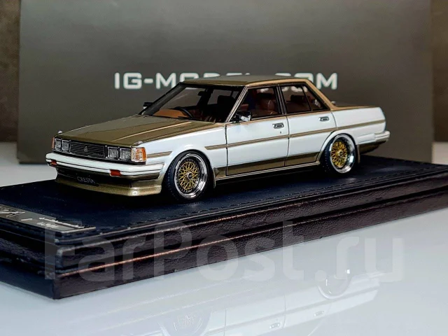 Miniature Norev 1/43 – Toyota Cresta 1982 Blanche, Collection Japon (boîte Vitrine)