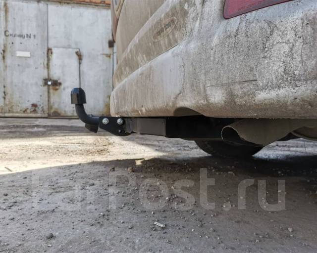 Фаркоп на Toyota Hiace Regius, Touring Hiace 99-02, Nissan X-Trail ...