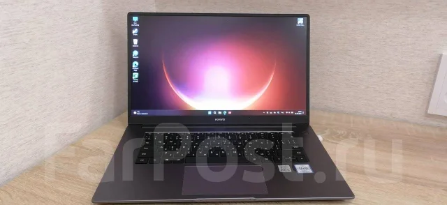 Huawei MateBook D 15. 15.6", 2,6����, ��� 8 ��, ���� 256���, WiFi: 1, Bluetooth: 1, ����������� �� 6��. ����