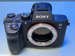 Sony Alpha ILCE-7 III ����